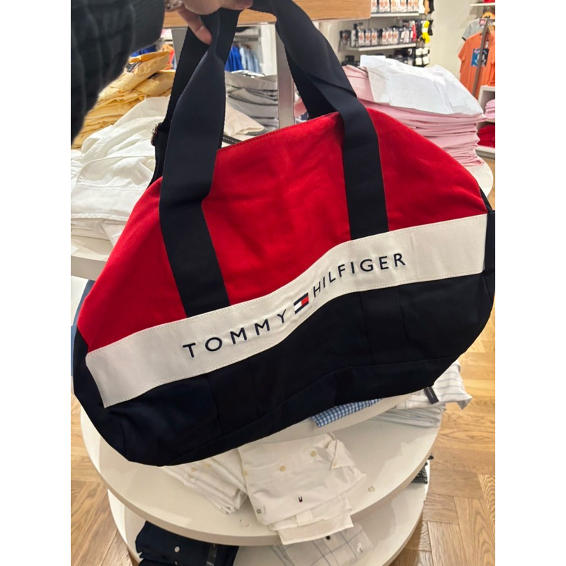 Tommy Hilfiger 大款 圓筒包 斜背包 健身 旅行袋 行李袋 休閒袋 瑜珈包 運動休閒包 附背帶