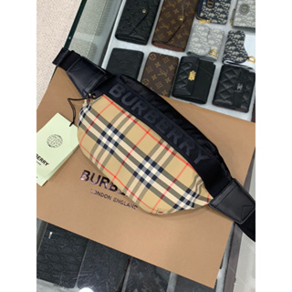 Limit精品✔️Burberry 經典卡其格紋搭配字母Logo設計 男生 男款 胸包 腰包 無盒 現貨