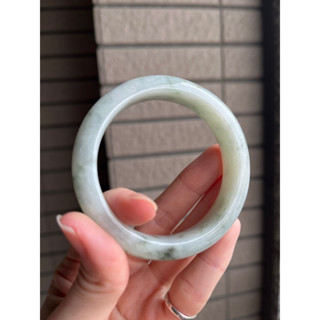 【一方翡翠】#145664 糯種牛奶底飄蘭花翡翠平安鐲(55以下圈口可戴) 翡翠A貨附證書