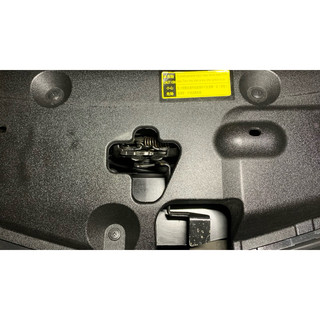 TOYOTA PREVIA 適用引擎室保護蓋塑膠螺絲
