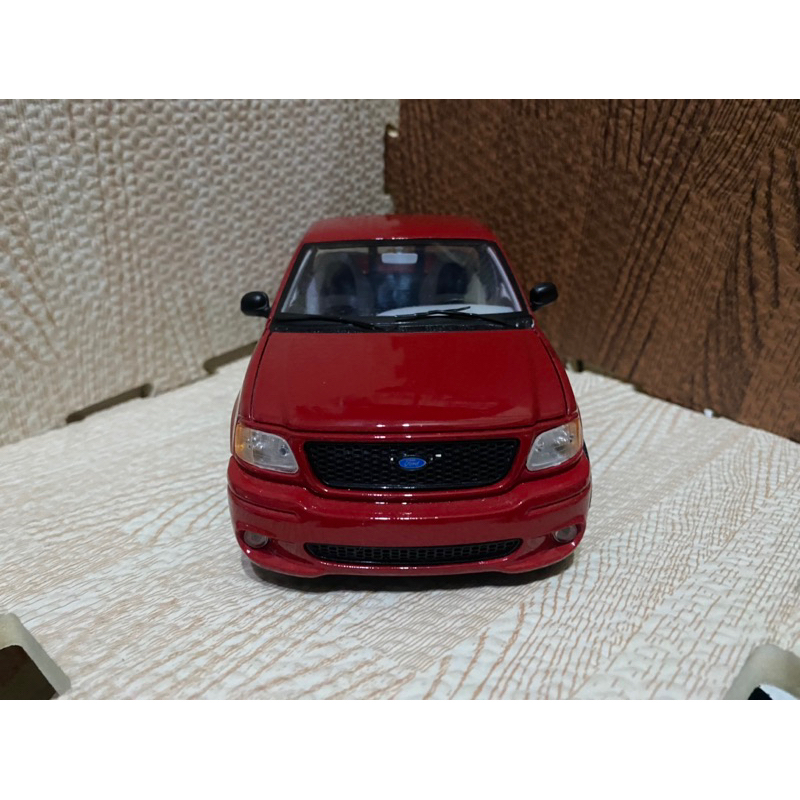 maisto ford F150 LIGHTNING 1/24 模型車