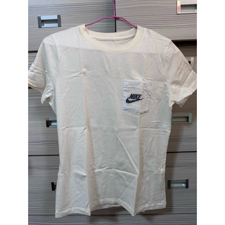 Nike vintage 口袋T恤