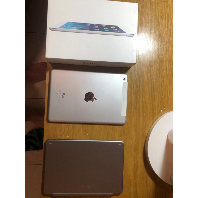 8成新 一手貨 Apple 使用都正常 IPAD MINI 2 WiFi+行動網路 16G 銀 A1490