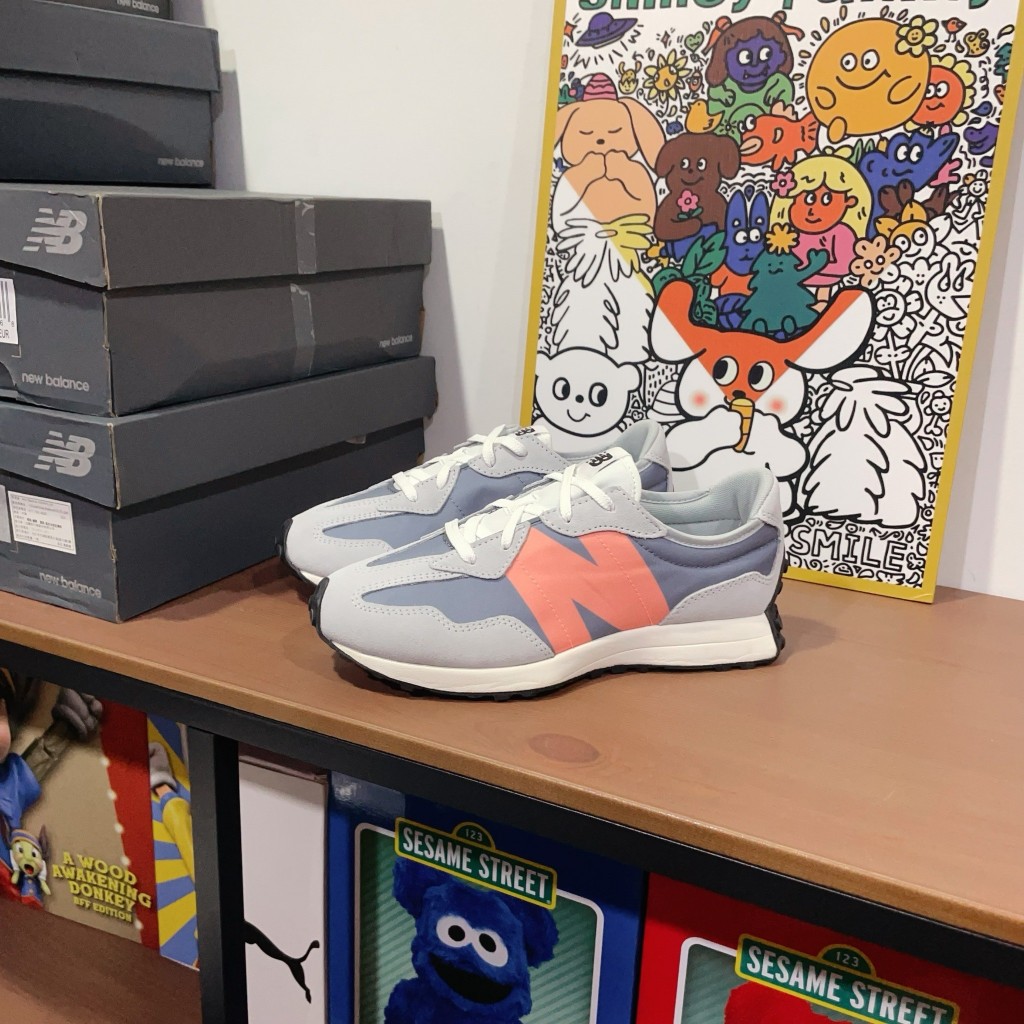 Sugar_tw - 現貨 New Balance 327 歐洲限定 馬卡龍 水藍 復古鞋 GS327FO