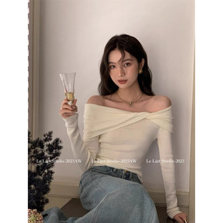 ♥現貨+預購‼️𝑮𝒍𝒊𝒏𝒕✨ 𝑲𝒐𝒓𝒆𝒂🇰🇷秋霧微光｜韓國CHIC法式高級感亮絲一字領扭結長袖上衣🍁