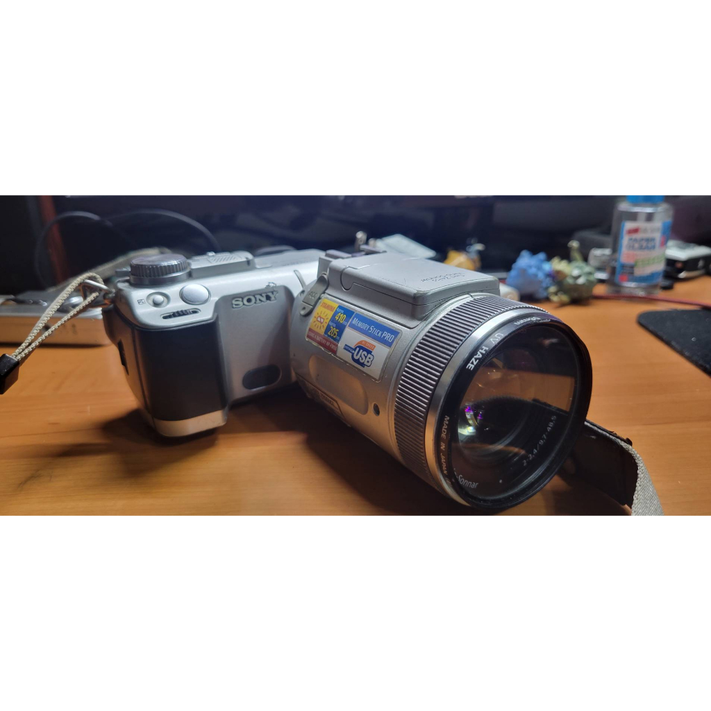 老相機-機皇SONY DSC-F717 CCD數位相機 復古相機 小紅書(內有實拍照片)