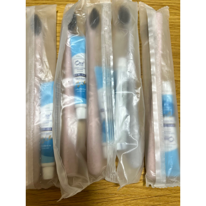 日本飯店備品-牙刷牙膏組 附Ora2牙膏10g 獨立包裝