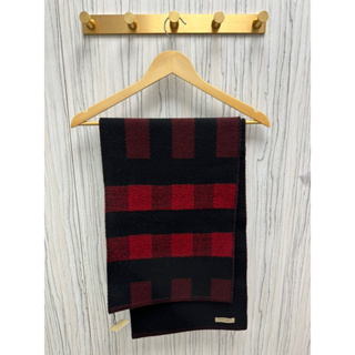 Burberry 紅黑格紋圍巾