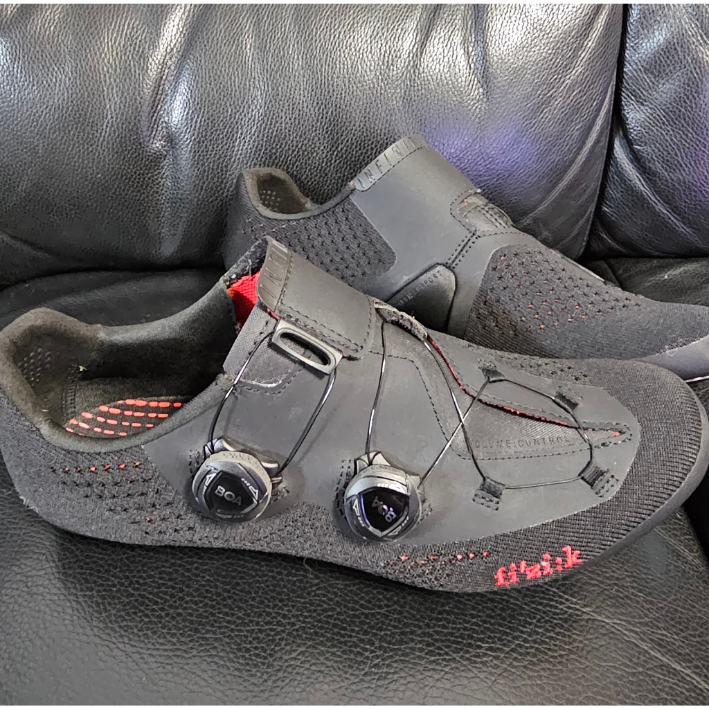 現貨可面交：二手Fizik Infinito R1 Knit卡鞋，針織版超透氣，鞋況如圖，一級卡鞋，EUR 46