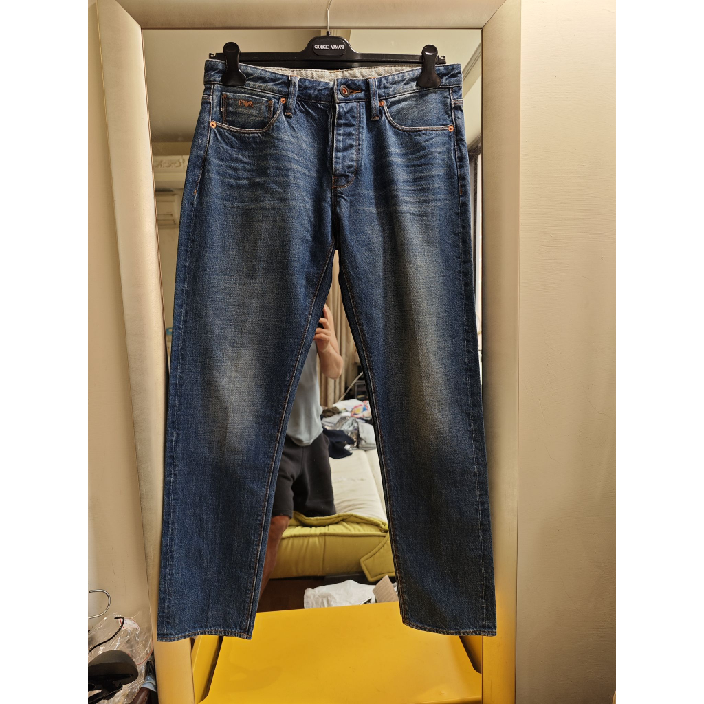EMPORIO ARMANI全新真品藍色刷色窄版牛仔褲J75(適35腰)-----2.3折出清(不議價商品)