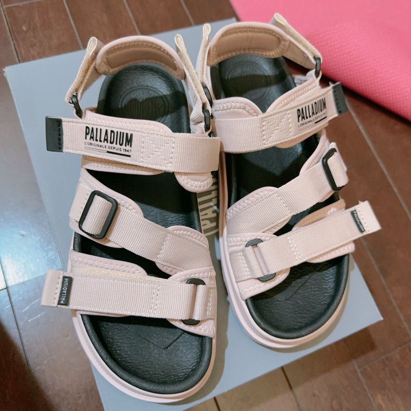 PALLADIUM 粉紅涼鞋