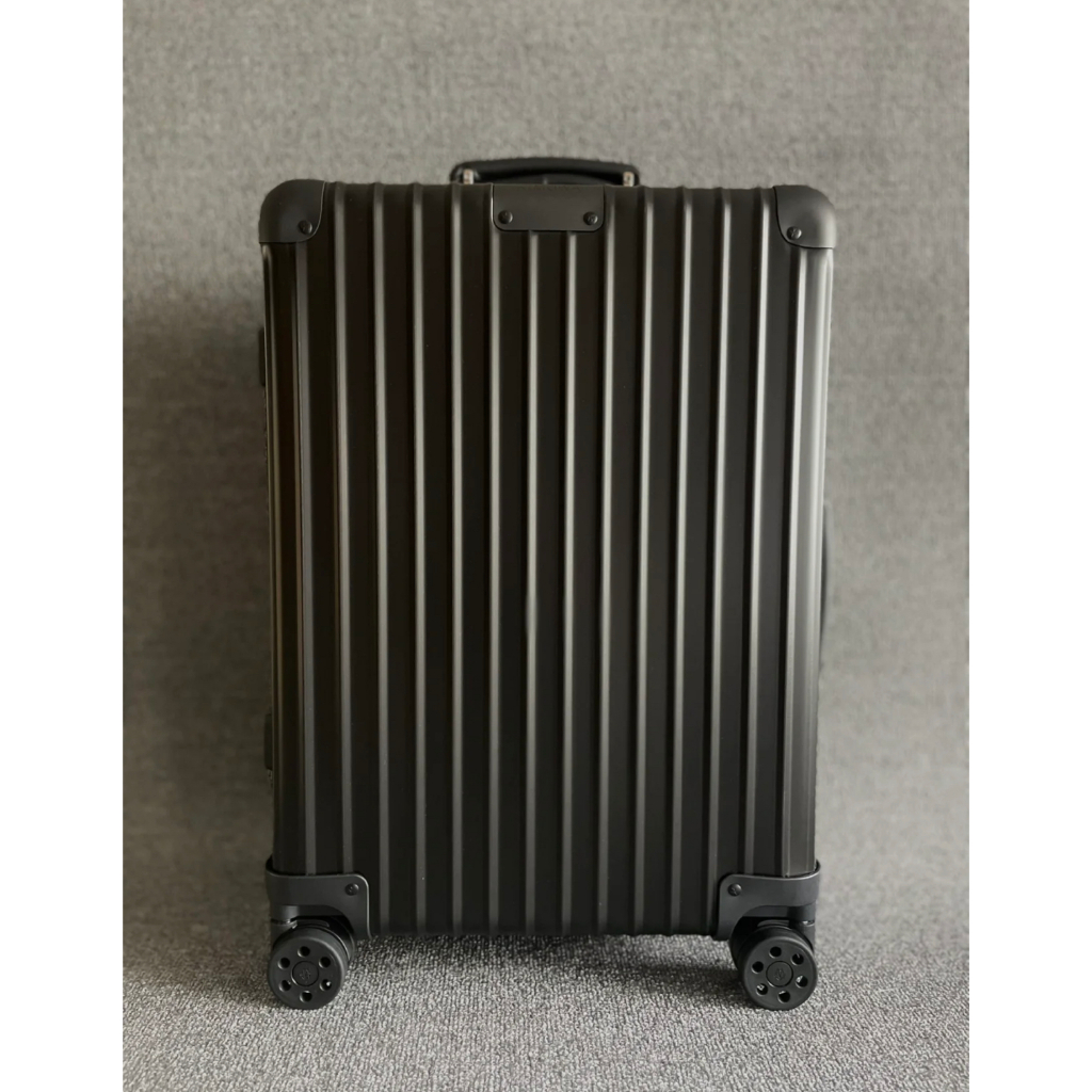 99成新 RIMOWA Classic Cabin 21吋 黑色 鋁鎂合金材質 登機箱 行李箱 拉桿箱 97353014
