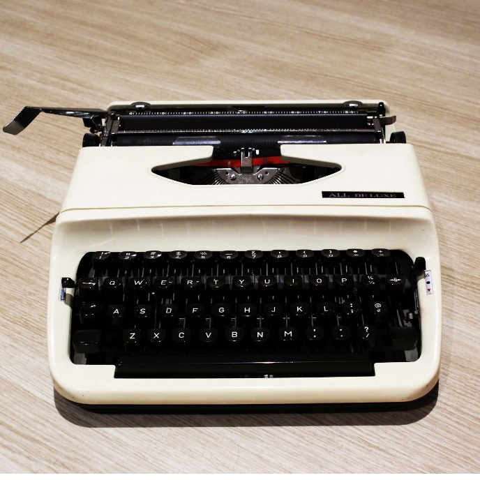 舊貨市場 日本 Brother 打字機 ALL DELUXE  KN-2 佈置 裝飾 二手 古物 古董