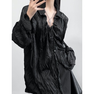 Y2 style▪️領口抽繩喇叭袖黑亮絲綢襯衫▪️Y2style歐美設計款寬鬆韓版個性中大尺碼【H13TS01】