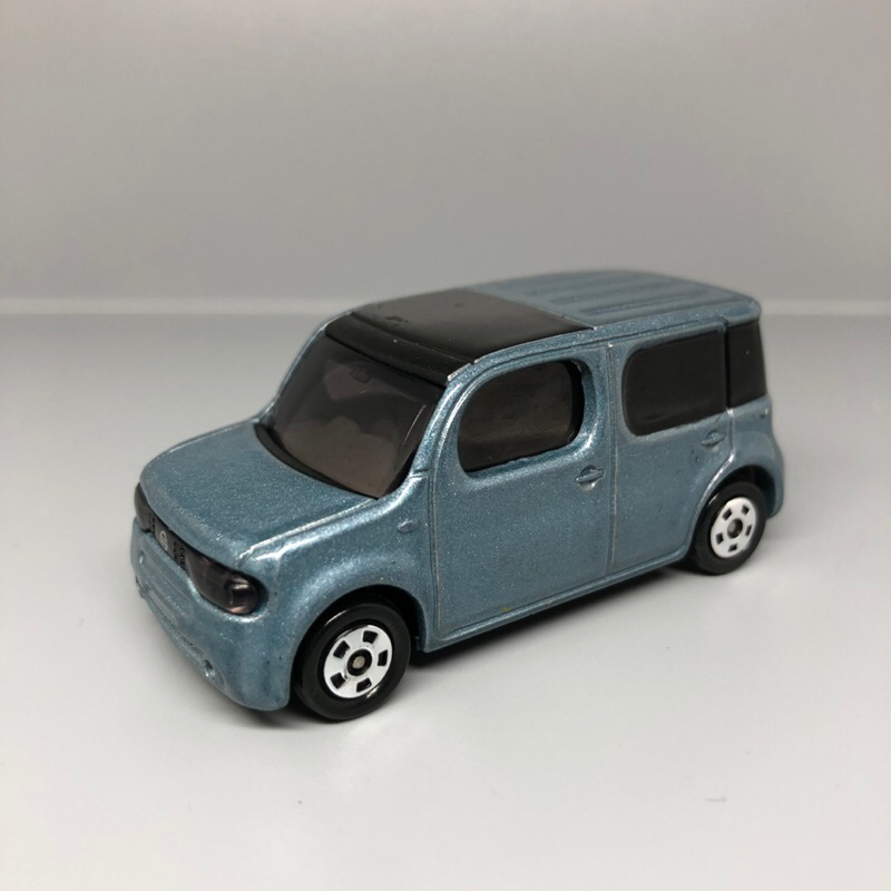 Tomica 17 Nissan cube