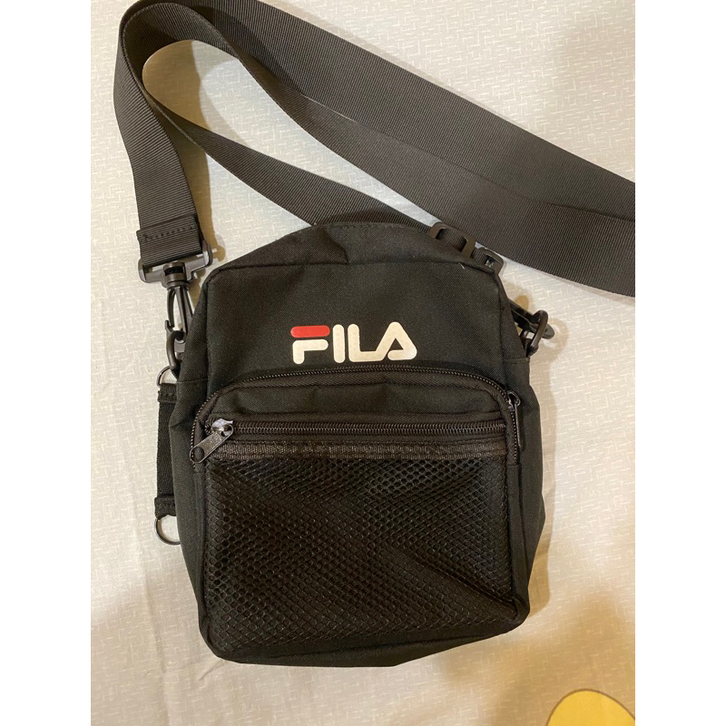 Fila 斜背小包包