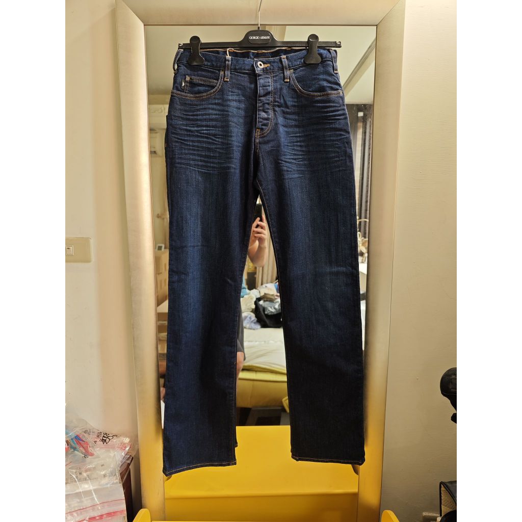 EMPORIO ARMANI全新真品J21標準版型藍色刷色牛仔褲(適32腰)-----2.1折出清(不議價商品)