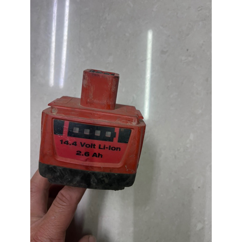 二手外匯HILTI 14.4 V舊款式電池  喜利得 14.4 V (型號 HILTI 14.4v 用鋰電池)單一顆電池