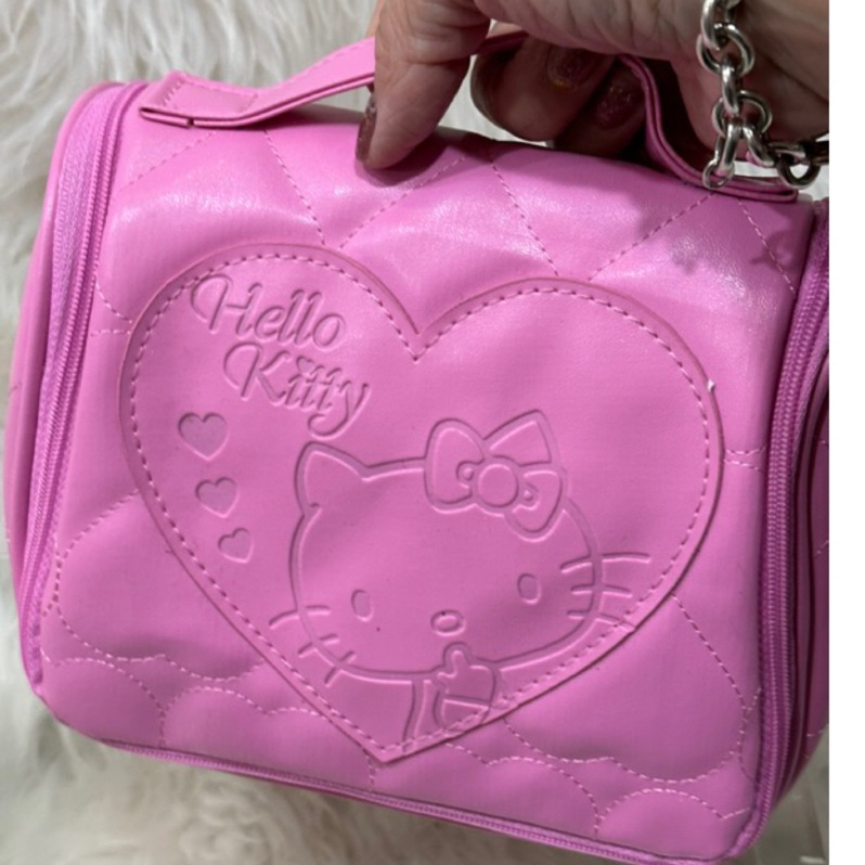 日本進口Hello Kitty心型立體壓花化妝包2999贈品區