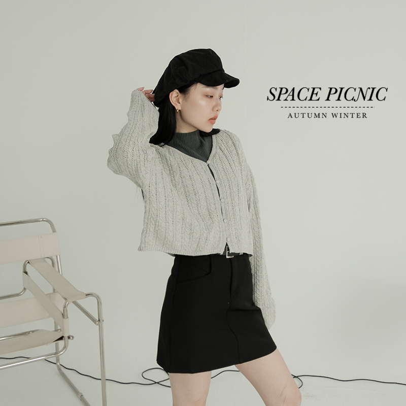 [明天出貨] Space Picnic｜排釦麻花針織上衣-2色(現貨)【C23101044】