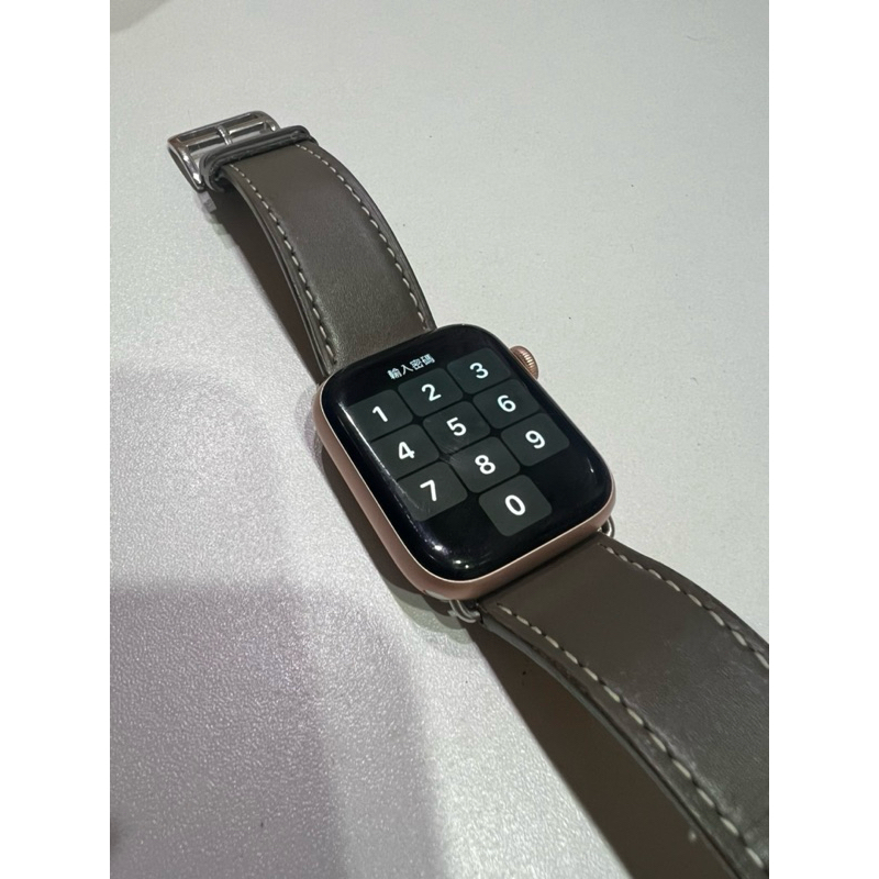 *個人賣場勿下單* Apple Watch S4 44mm(二手）