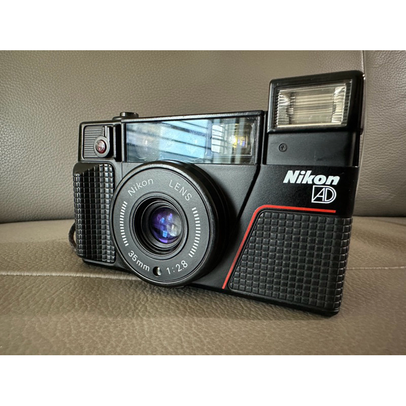 《俗俗賣》日本Nikon L35 AD膠卷傻瓜相機，附原廠背繩與皮套