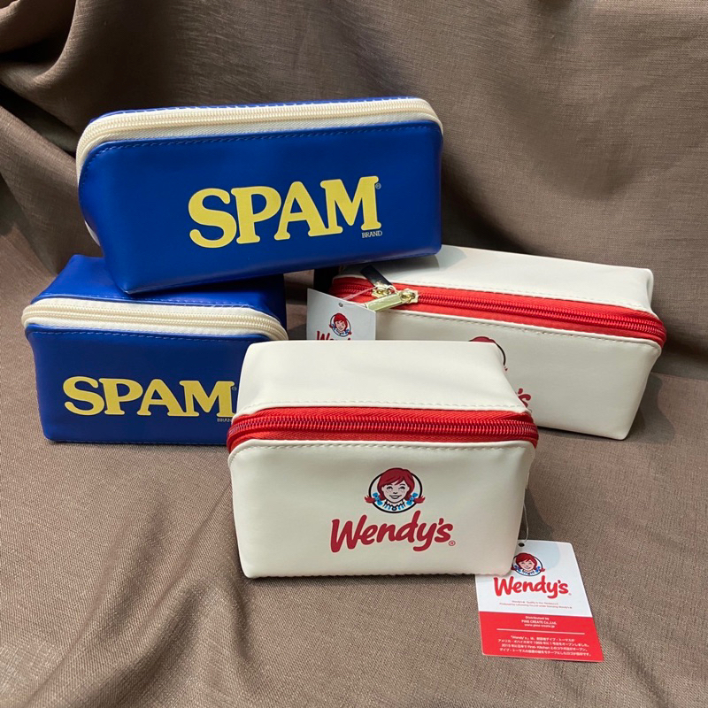 【川子日貨批發零售】現貨 日本進口 Wendy's 溫蒂漢堡 SPAM 火腿罐頭 造型 化妝包 鉛筆盒 萬用包 全新品