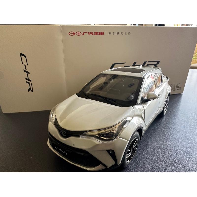 1/18 TOYOTA C-HR 模型車