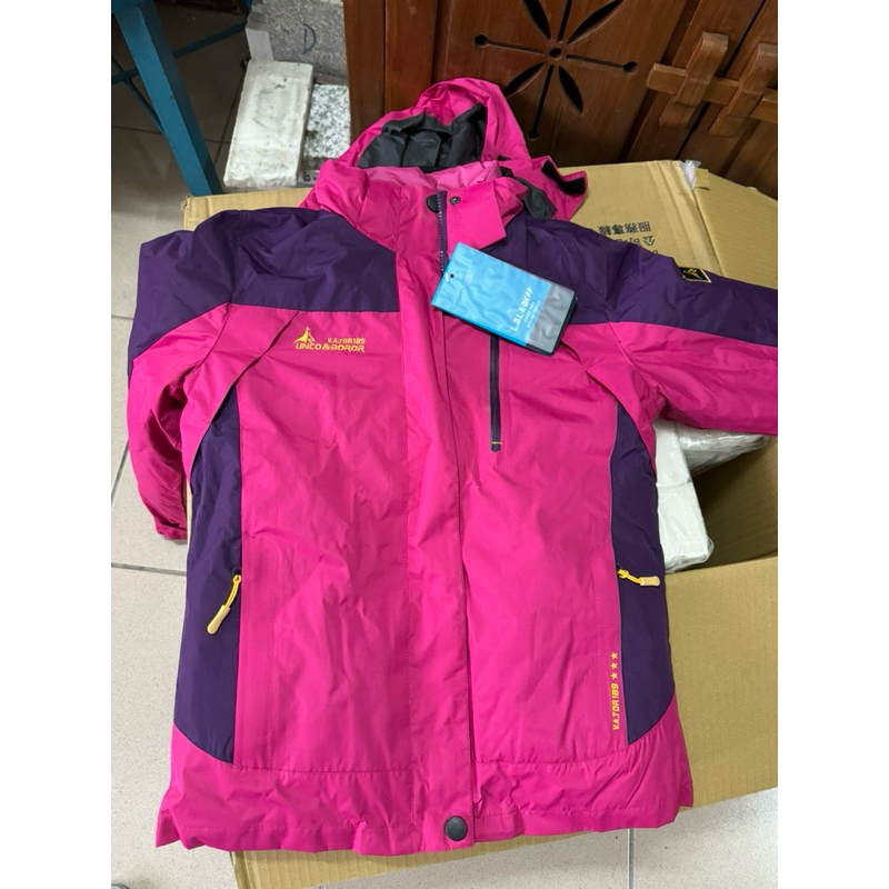 全新轉售unco&amp;boror 桃紅配色衝鋒外套三合一，登山，防水，防風風衣、雨衣