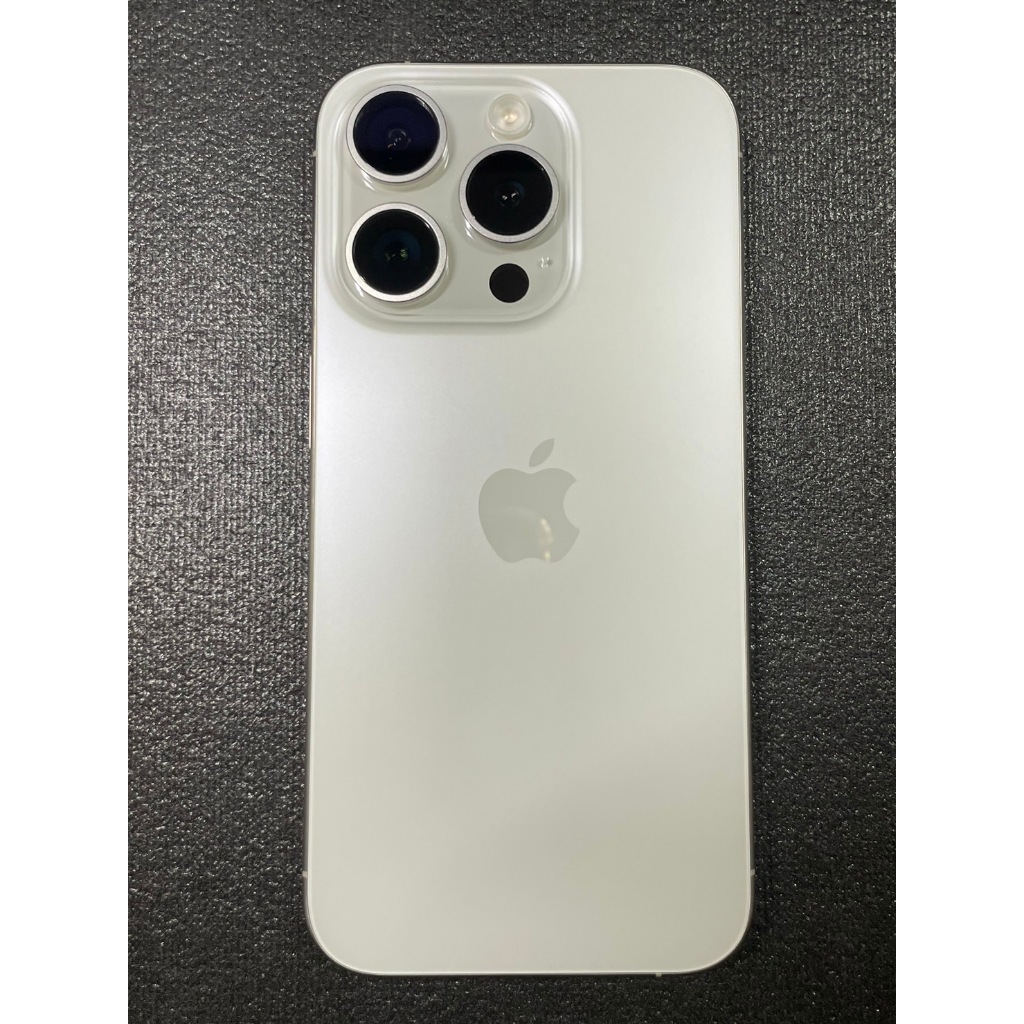 【有隻手機】Apple iPhone 15 Pro 128G 白色鈦金屬-2023/11/20開通保固