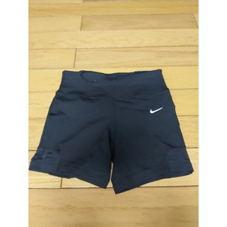 Nike epic lux tight fit