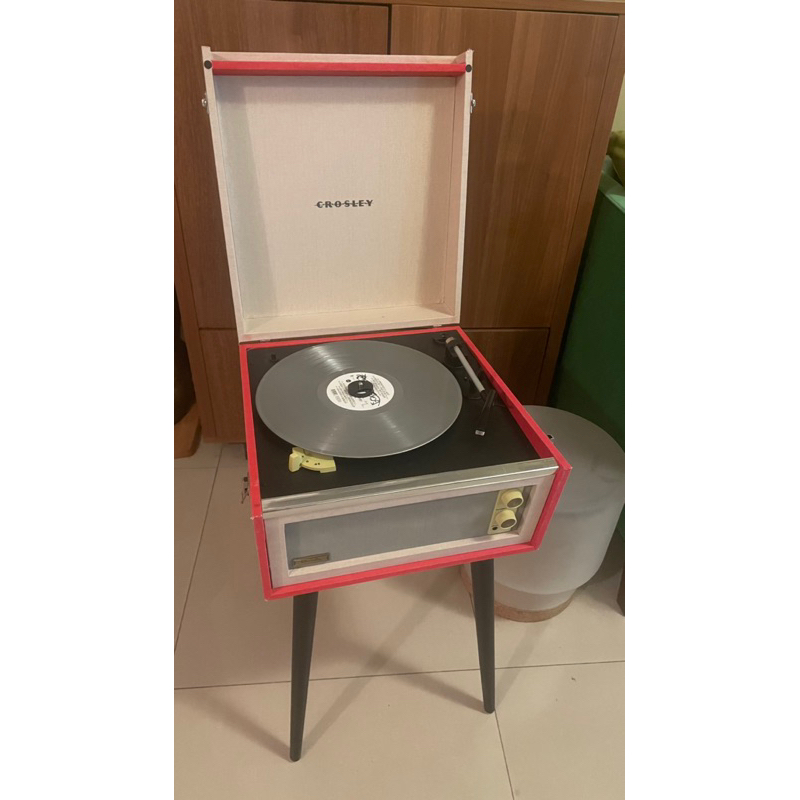 Crosley BERMUDA 2 Speed 內建喇叭，紅色，二手立腳唱片黑膠機。無藍牙。高雄限面交