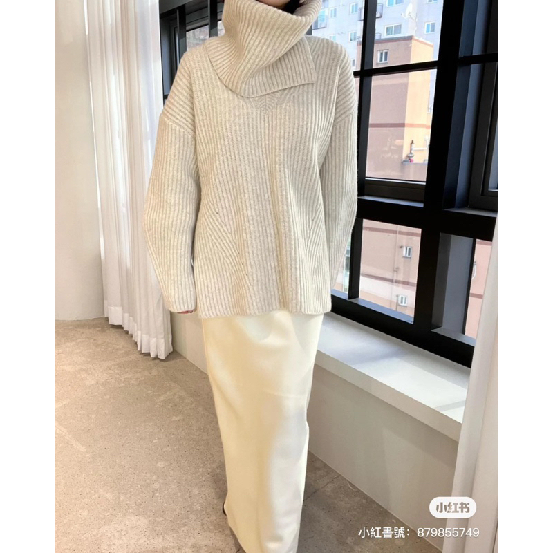 二手-韓國設計師Mainstay美麗諾羊毛V領高質感毛衣-米白