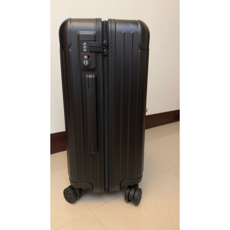 全新未落地未使用過RIMOWA Essential Cabin 21吋登機箱 行李箱 霧面黑色行李箱