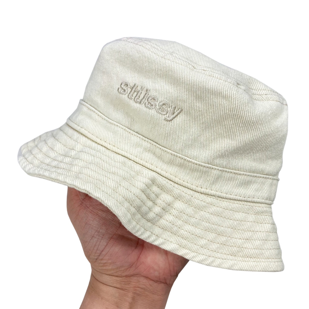 [全新品] Stussy 美國加州斯圖西 米白色刺繡LOGO短簷帆布漁夫帽 頭圍55-59(cm)