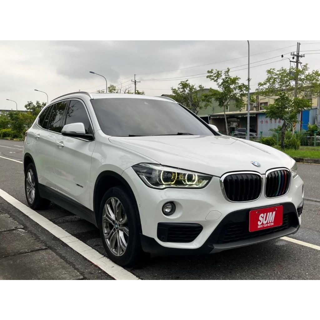 2017年BMW  寶馬 X1 20i 台南 實體店白色 | 總代理一手車原版件 | 自動停車入手車推薦