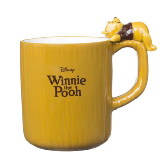 現貨秒出⭐️日本正版 小熊維尼在馬克杯上 陶瓷馬克杯 250ml 迪士尼 維尼 Winnie Pooh 禮物 收藏