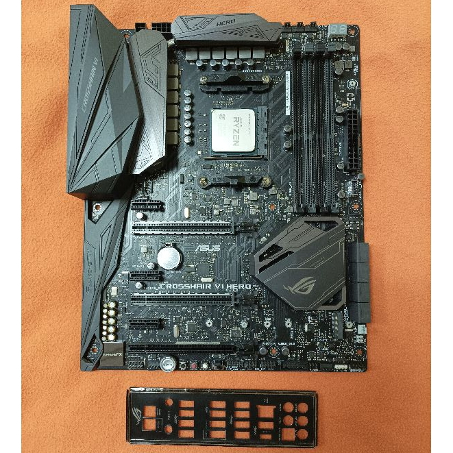 ASUS ROG CROSSHAIR VI HERO+AMD 2700X+512GB SSD