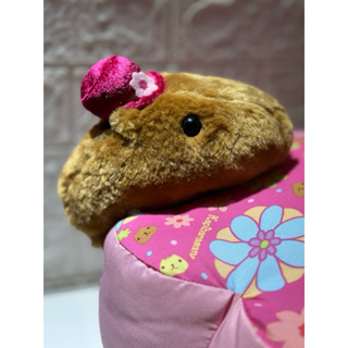 日本帶回 Kapibarasan 水豚君花舞祭系列 七週年 桃紅色 帽子 向陽君 公仔娃娃 粉紅色 抱枕 靠枕 坐墊