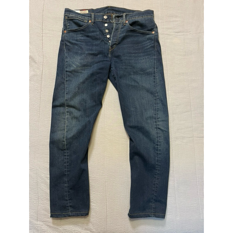 木村代言的LEVI’S Engineered jeans，3D立體剪裁經典紅標牛仔褲，31腰，長度已改品項如新。