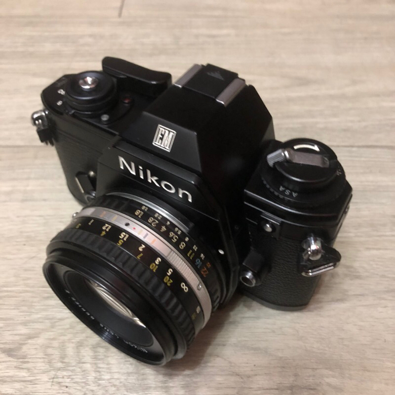 快閃特賣 Nikon EM 搭配 Nikon 50mm f1.8 ais 小瑕餅乾鏡