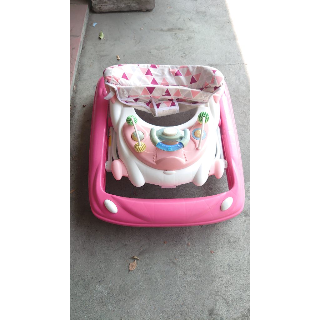 八成新 二手 MAMALOVE 六輪安全嬰兒學步車.螃蟹車WA3627A1 粉紅色