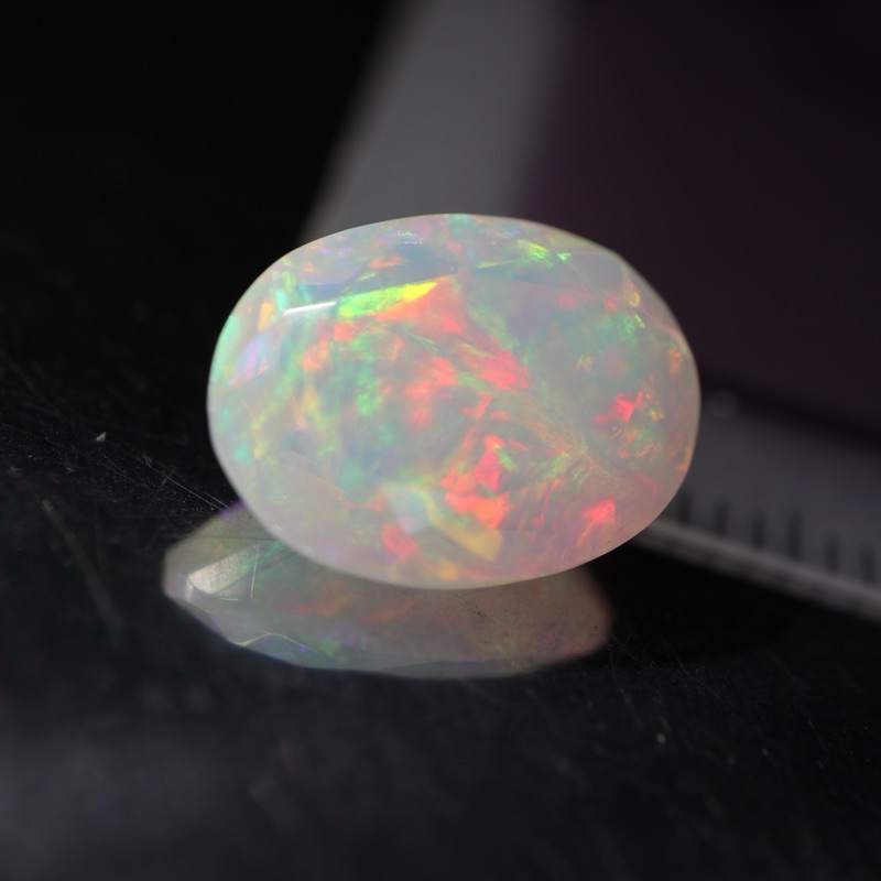 天然無處理虹彩蛋白石 Opal 切面裸石2.31克拉