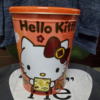 Hello Kitty超大鐵桶 收納盒 收納罐 可當垃圾桶 尺寸約高28cm 直徑約21cm特價199元