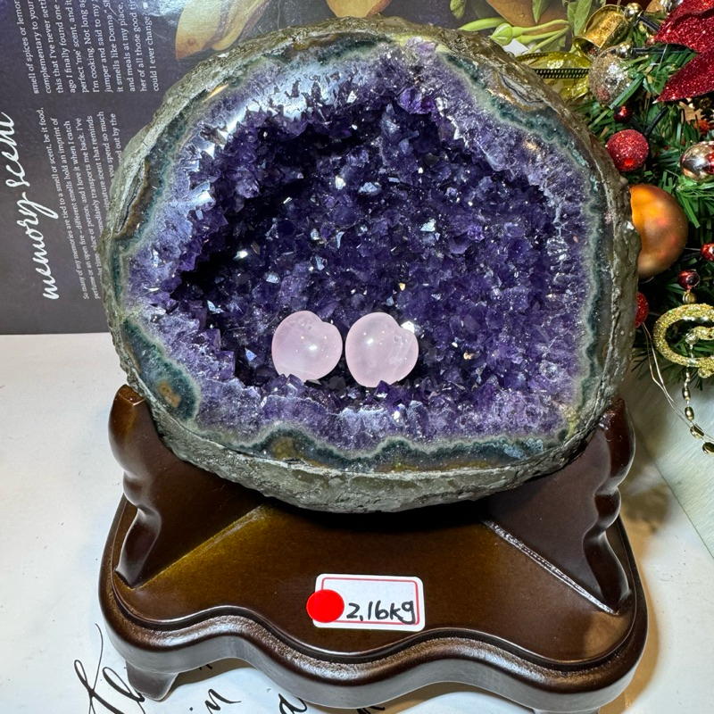 頂級烏拉圭 紫水晶洞ESPa+✨2.16kg❤️口方土型晶洞 多彩瑪瑙邊 有洞深 紫黑晶體❤️自用送禮 收藏 招財招貴人
