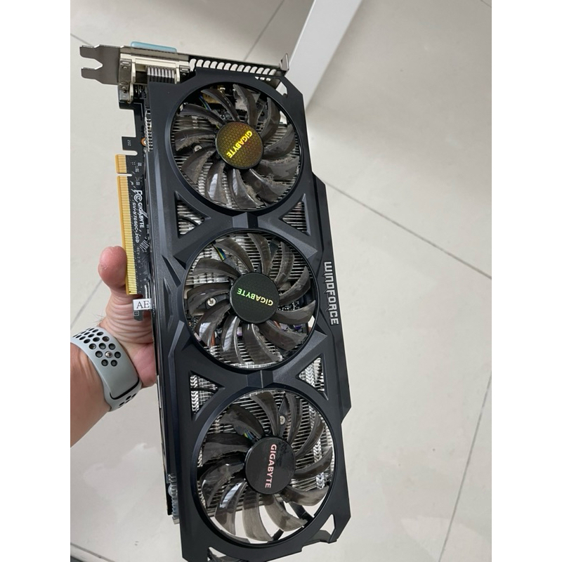 技嘉 GTX760 2G 顯示卡 須接8+6PIN供電