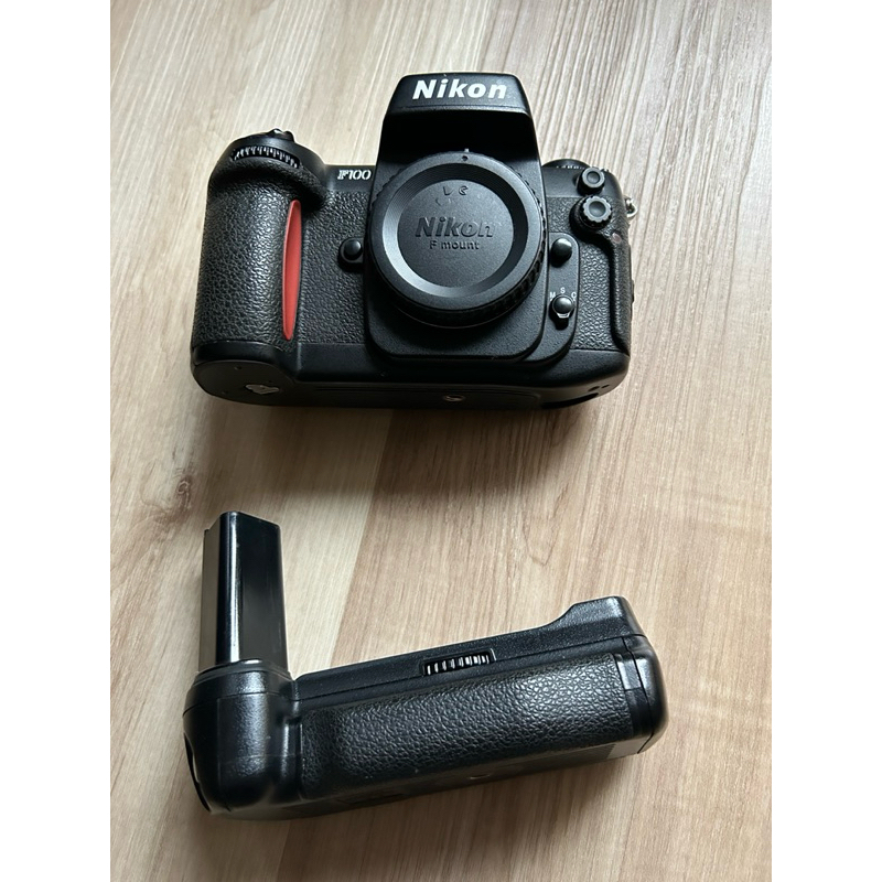 Nikon F100 含垂直手把MB-15 底片相機