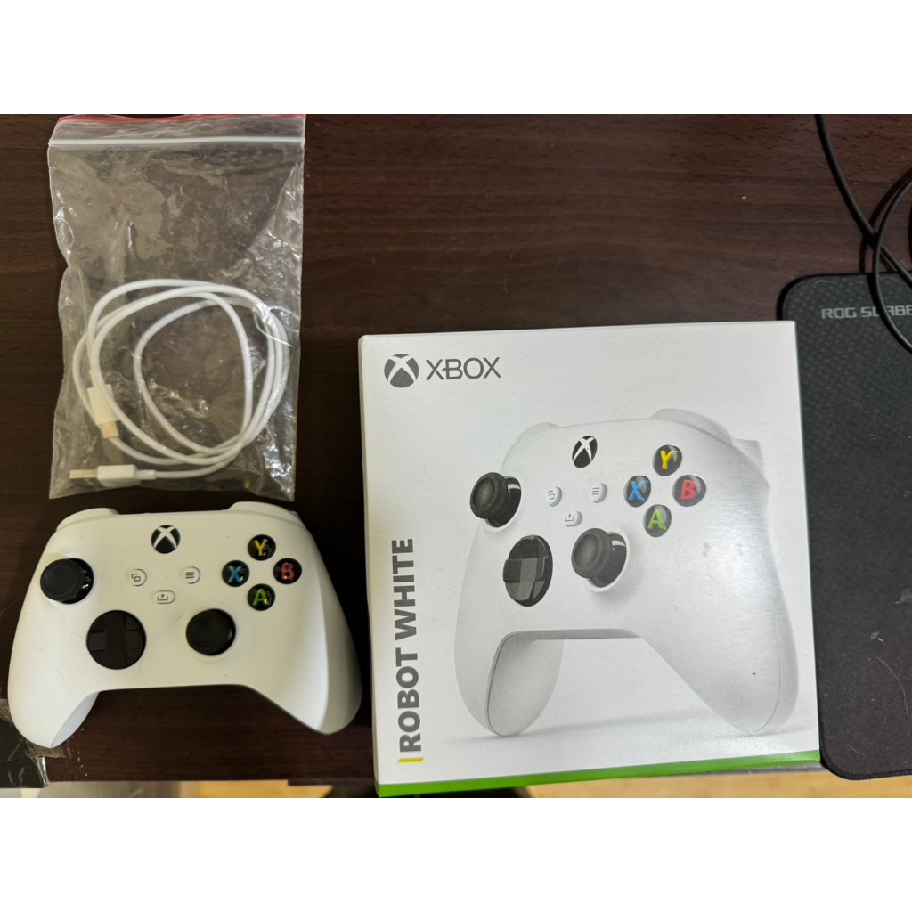 9.9新 ]XBOX 無線控制器- 冰雪白 遊戲手把 (相容 Xbox Series X|S、Windows 10/1
