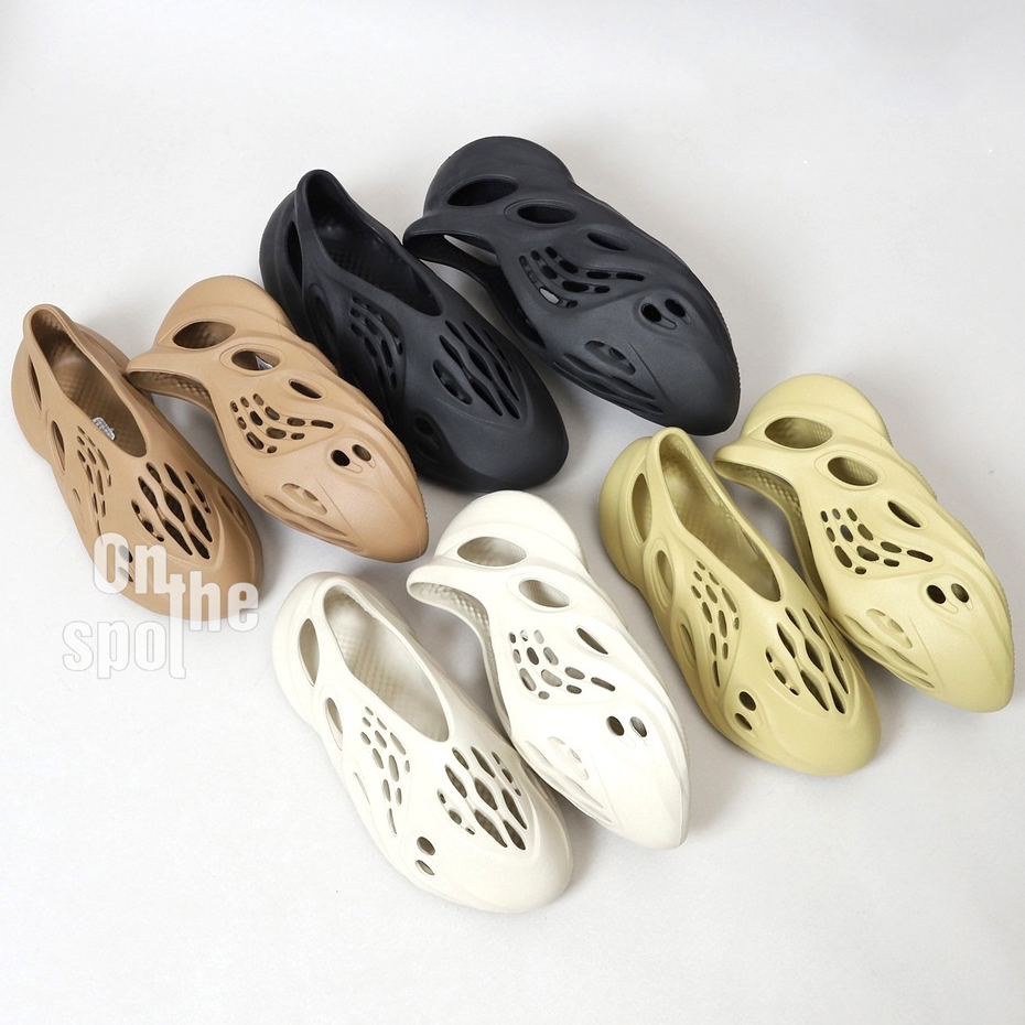 Adidas Yeezy Foam Runner 米白 黑 灰棕 土黃 洞洞鞋 HP8739 FY4567 GX4472