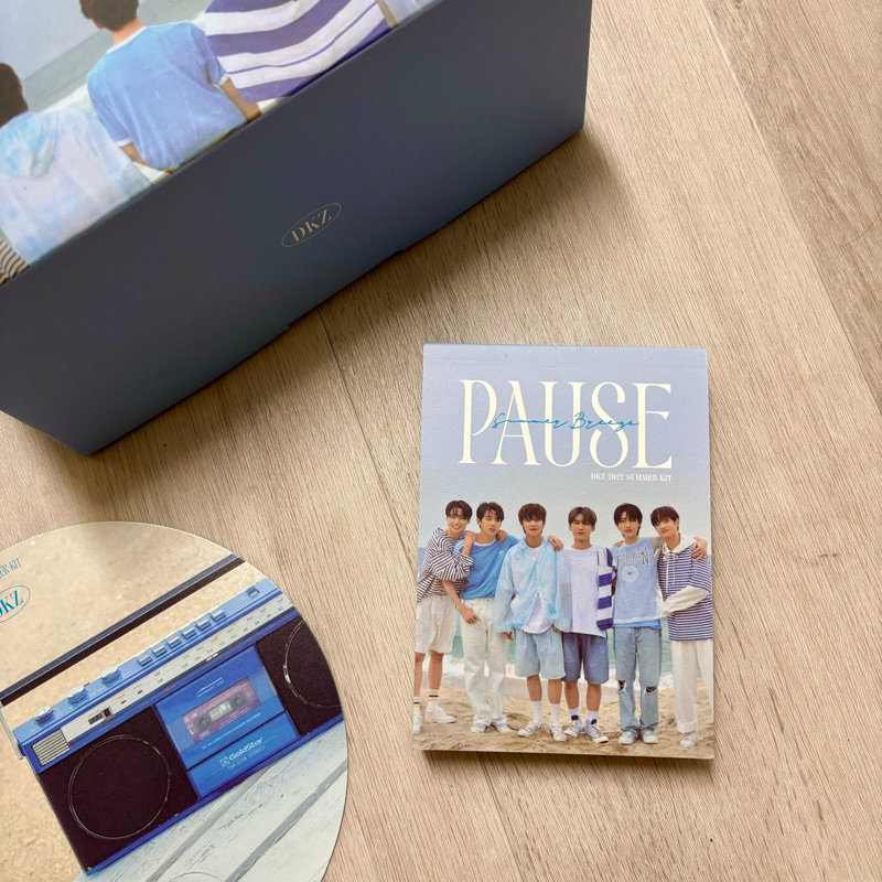ktown4u.com : [SET] DKZ - DKZ 2022 SUMMER PHOTOBOOK [PAUSE